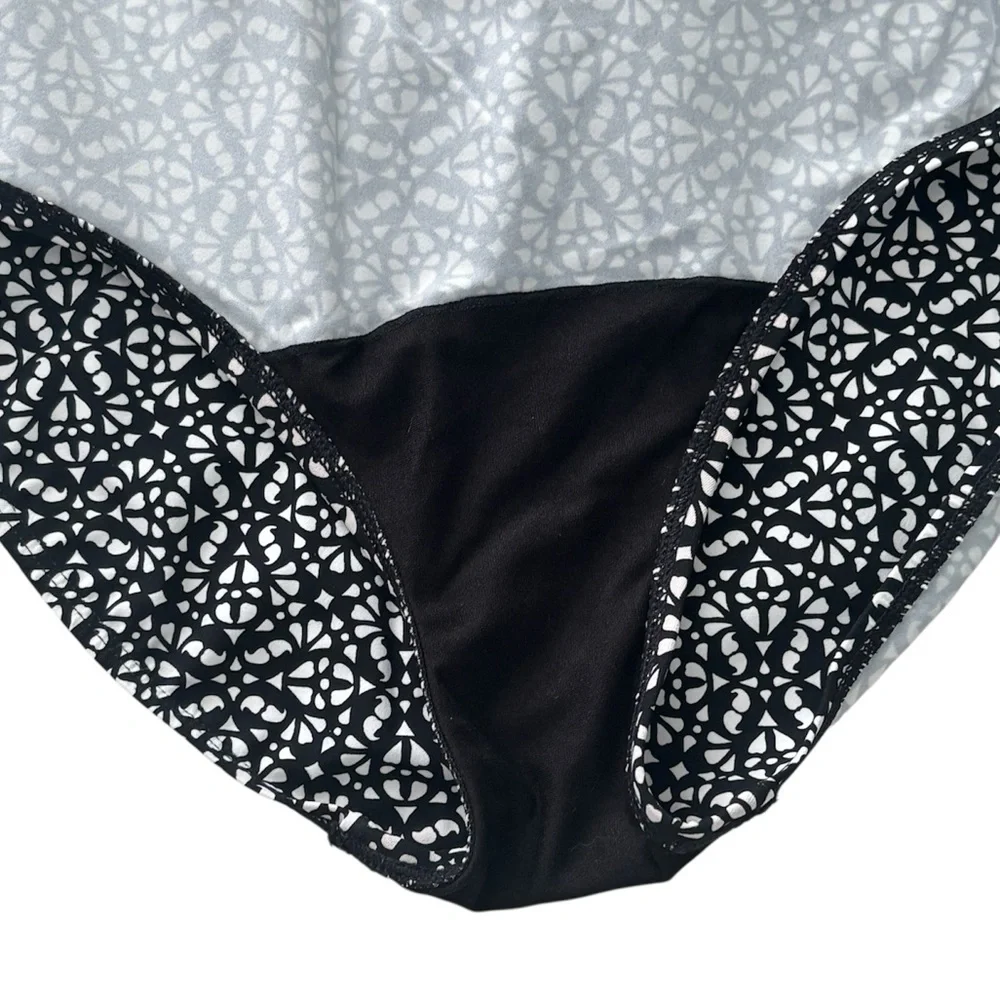 L.L. Bean Slimming Skirted One-Piece Swimsuit - UPF 40+, 10 Regular - Picture 11 of 12